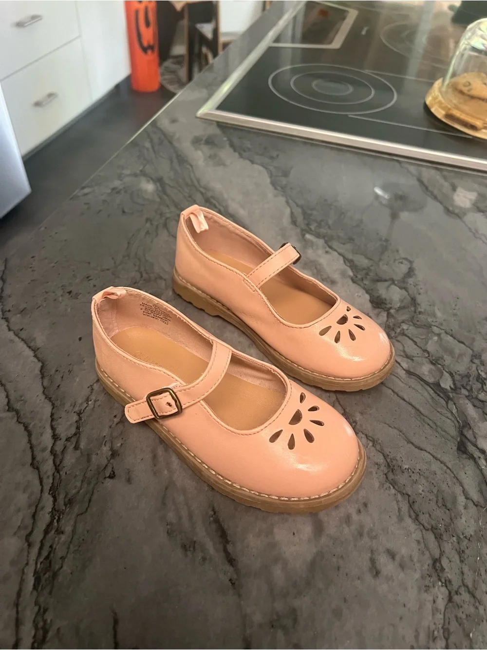 Old navy shoes size 11C